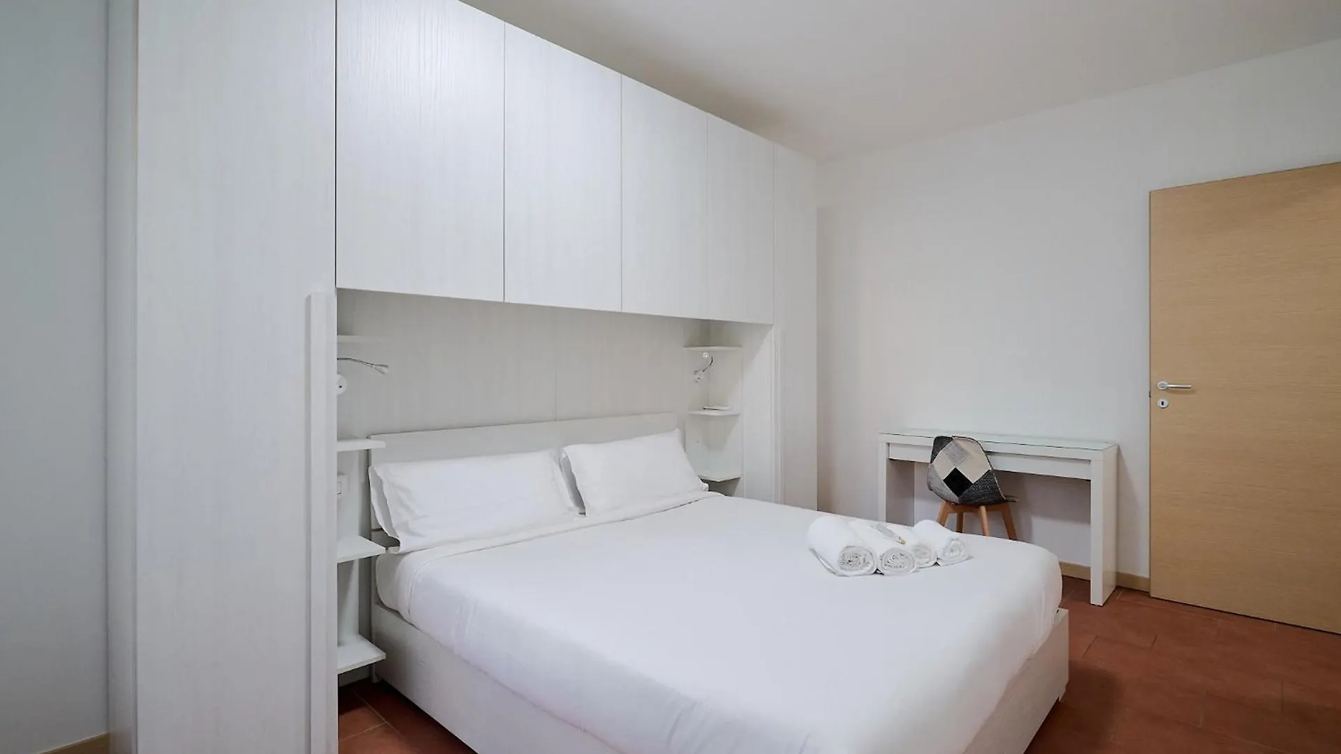 Xenia Apartments - Spacious And Bright New Flat With Garden Μιλάνο 0*,
