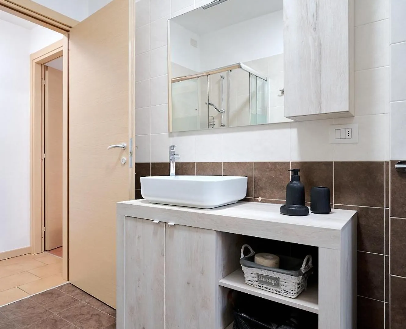 Xenia Apartments - Spacious And Bright New Flat With Garden Μιλάνο