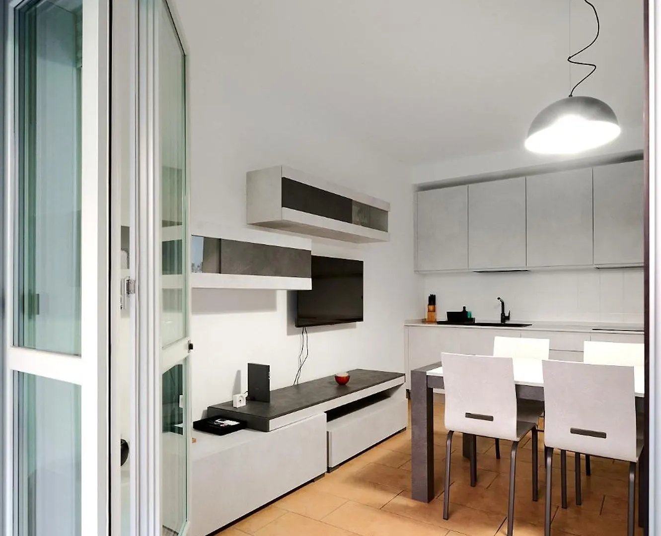 Xenia Apartments - Spacious And Bright New Flat With Garden Μιλάνο