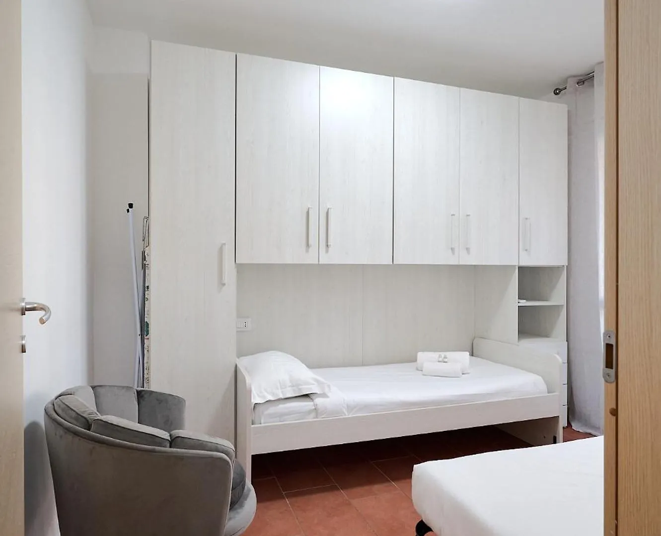 Xenia Apartments - Spacious And Bright New Flat With Garden Μιλάνο