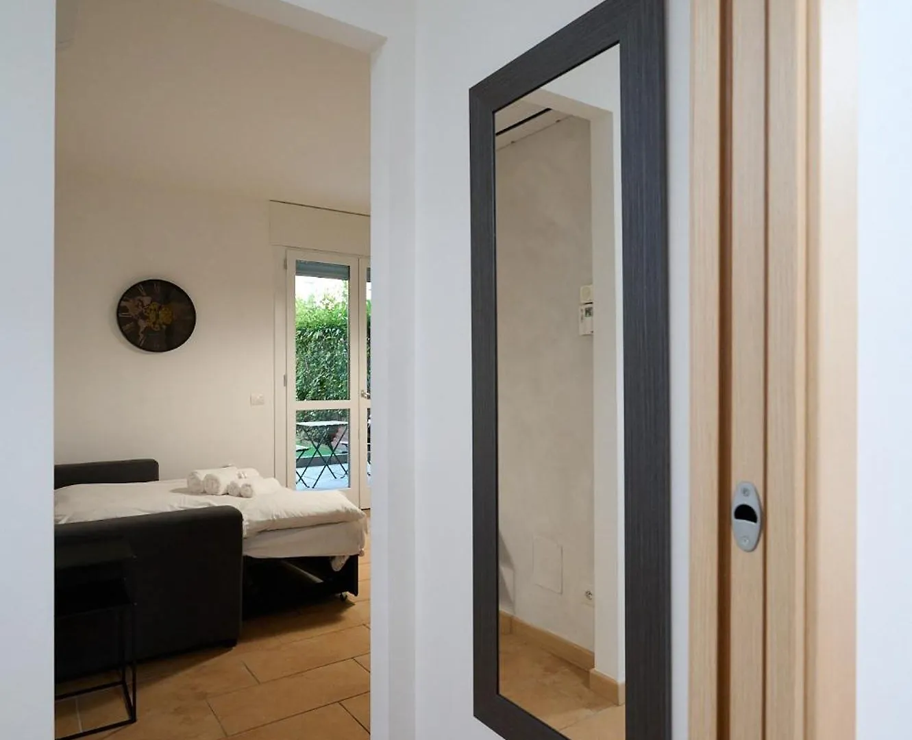 Xenia Apartments - Spacious And Bright New Flat With Garden ミラノ 0*,